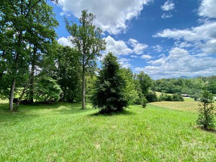 48 Sweet Fern Parkway active home in Olivette, Asheville, NC