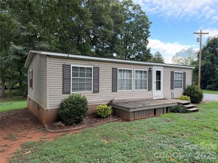 2932 Loop Road