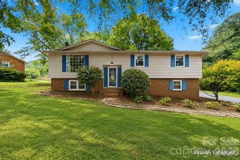 Homes in Eastwood, Hickory