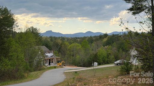 2091 Robert Drive active home in Old Oaks Estates, Morganton, NC