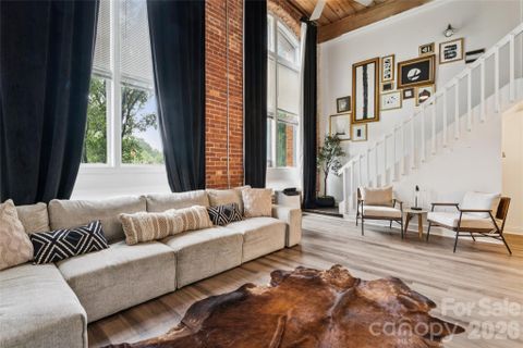 201 S Hoskins Road active home in Foxridge Lofts, Charlotte, NC