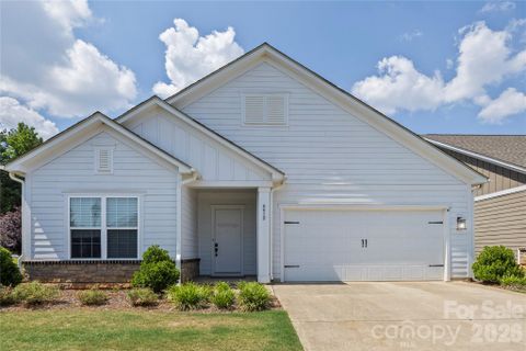 6612 Star Drive active home in Magnolia Cove, Sherrills Ford, NC