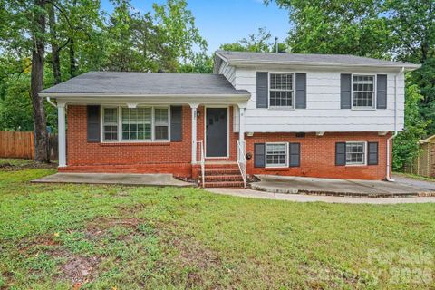 6601 Lynfield Drive active home in Idlewild South, Charlotte, NC