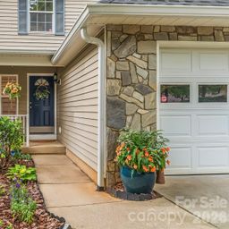 19 Willowick Drive