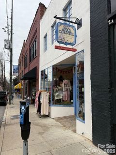 28 N Lexington Avenue