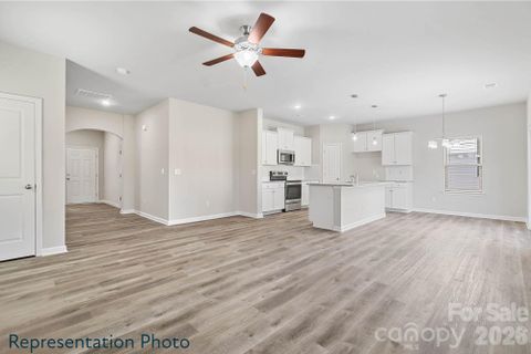 216 Roxanna Court pending home in Villas Of Kings View, Shelby, NC