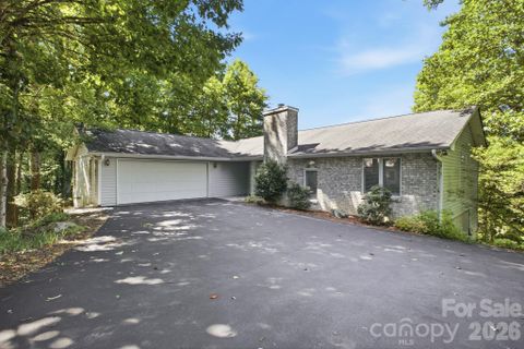 1870 Riverview Court active home in Cummings Cove, Hendersonville, NC