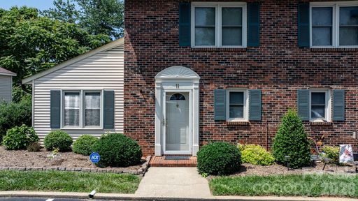 Homes in Tara Woods, Hickory