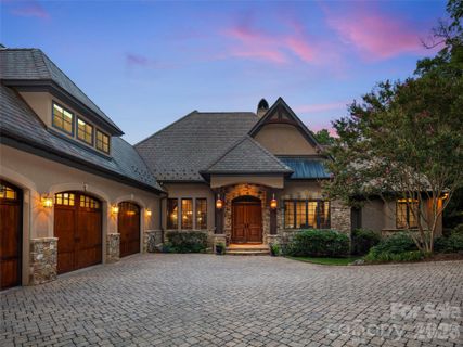 1812 Bella Vista Court active home in The Cliffs At Walnut Cove, Arden, NC