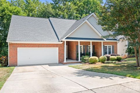 17324 Cambridge Grove Drive active home in Cambridge Grove, Huntersville, NC
