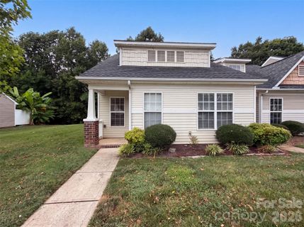 946 Olde Towne Way active home in Olde Towne, Rock Hill, SC