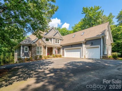 1820 Southpoint Lane active home in Uwharrie Point, New London, NC