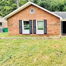 4824 Farm Pond Lane