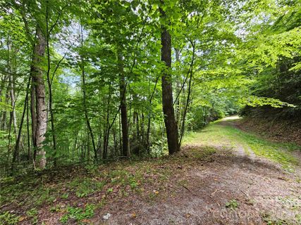 00 Autumn Drive active home in Cherry Hill Est, Waynesville, NC
