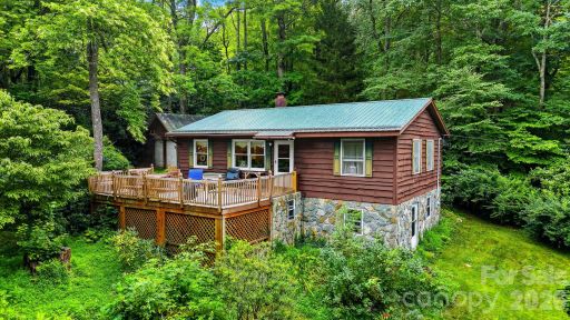 7180 Valley View Drive active home in Gingercake Acres, Newland, NC