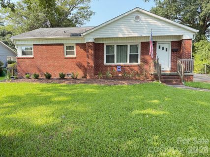 1327 Dresden Drive active home in Eastway Park, Charlotte, NC