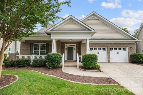 12728 Meetinghouse Drive pending home in Baileys Glen, Cornelius, NC