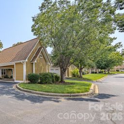 902 Woodlea Court