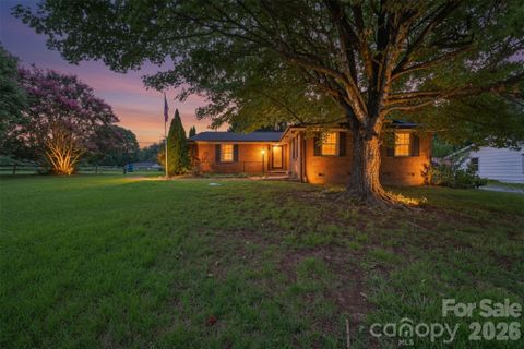 2111 24th Street active home in Havenwood, Hickory, NC