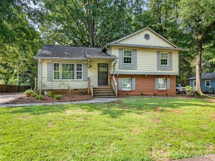 7518 Riding Trail Road