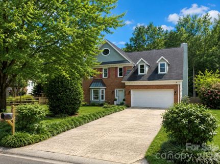 13315 Kintyre Court active home in The Heathers, Matthews, NC