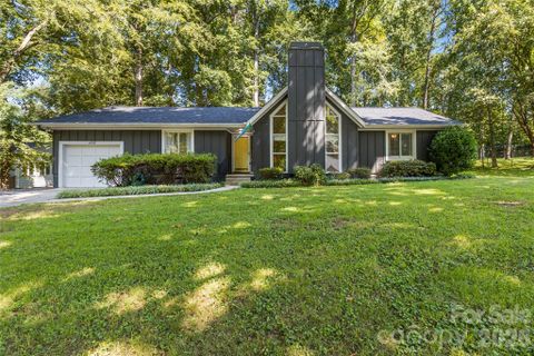 1109 S Magnolia Street pending home in White Oaks Acres, Mooresville, NC