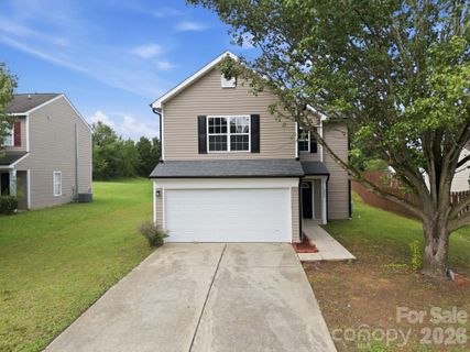 8207 Belmont Stables Drive active home in Avery Glen, Charlotte, NC