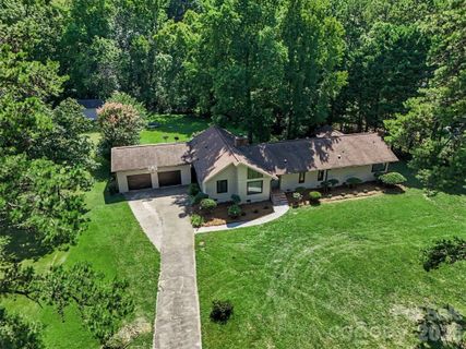 13520 Andulusian Drive pending home in Windrow Estates, Matthews, NC