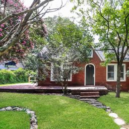 902 Venus Street