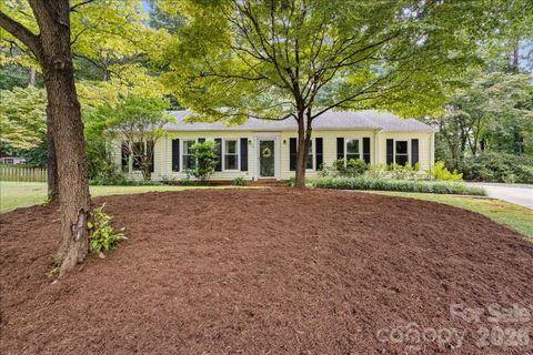 9614 Lone Oak Court active home in Sardis Woods, Charlotte, NC