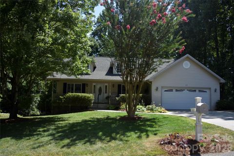 69 Red Cedar Drive pending home in Chestnut Ridge, Hendersonville, NC