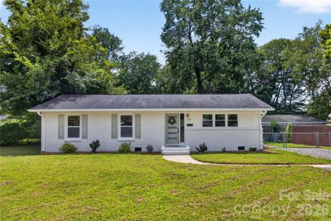 3826 Sudbury Road pending home in Windsor Park, Charlotte, NC