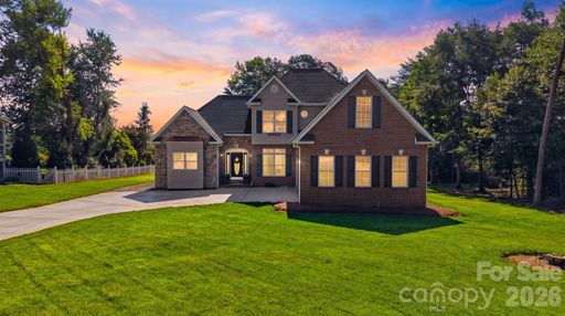 4510 18th Street Lane active home in Forest Creek Estates, Hickory, NC