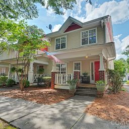 1016 W 1st Street