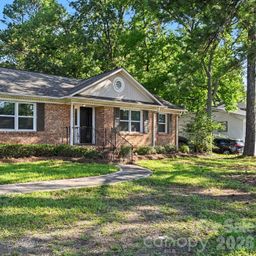 6915 Idlewild Road