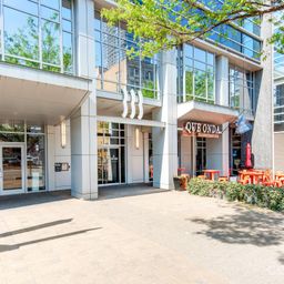 333 W Trade Street
