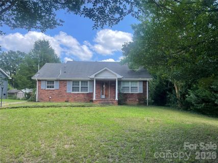 3206 Connecticut Avenue pending home in Brixton, Charlotte, NC