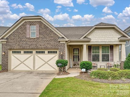 7569 Short Putt Court active home in Cresswind, Charlotte, NC
