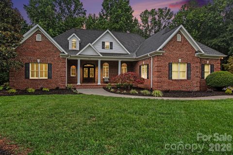 314 W Glenview Drive pending home in Forest Glen, Salisbury, NC