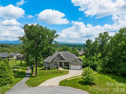 143 Gracie Lane active home in High Vista, Mills River, NC