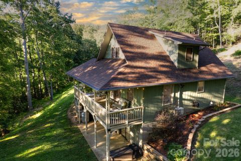 426 Meadowood Lane active home in Meadowood, Burnsville, NC
