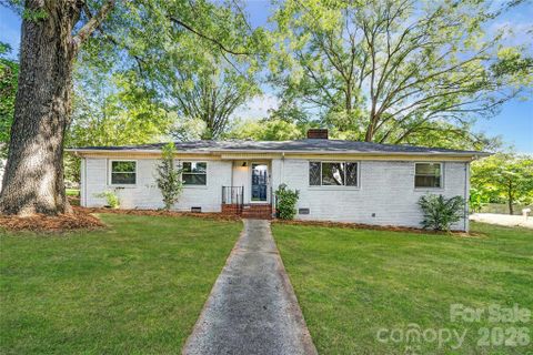 6109 Robinson Church Road active home in Shenandoah Park, Charlotte, NC