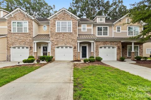 4707 Craigmoss Lane active home in Berewick, Charlotte, NC