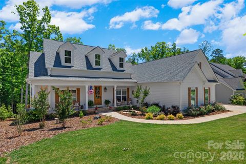 Homes in Lake Crest, Lake Wylie