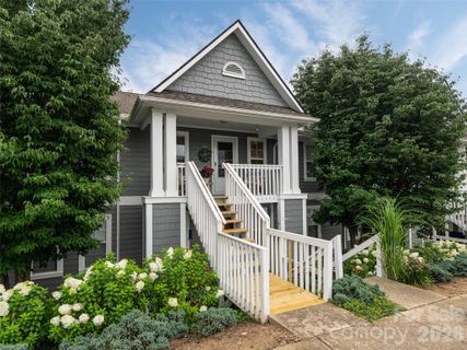 3804 Florham Place active home in Biltmore Commons, Asheville, NC