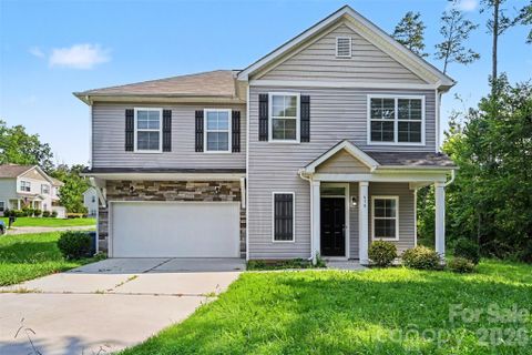 618 Oak Brook Drive active home in Oakview Commons, Salisbury, NC