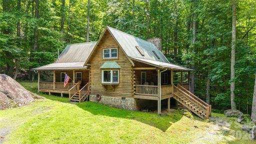 400 Amber Drive active home in Amber Ranches, Bakersville, NC