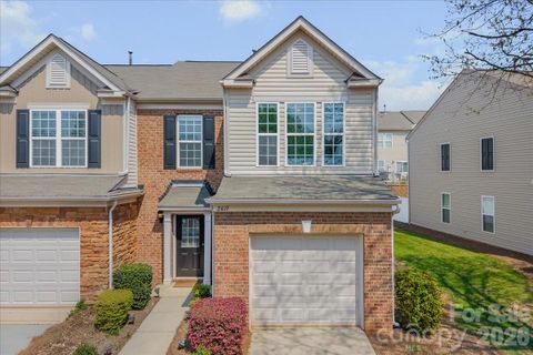 2419 Diplomat Lane active home in Park South Station, Charlotte, NC