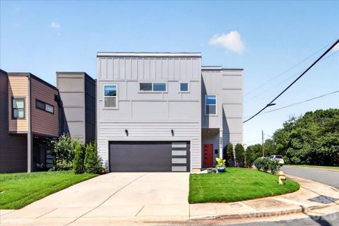 621 Campus Street active home in Biddleville, Charlotte, NC