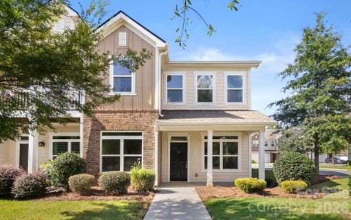 214 Overstone Court active home in Regent Park, Fort Mill, SC
